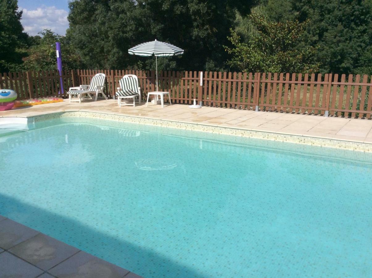 Le Petit Bijou Bed & Breakfast Saint-Fraigne Exterior foto