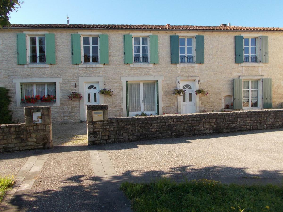 Le Petit Bijou Bed & Breakfast Saint-Fraigne Exterior foto